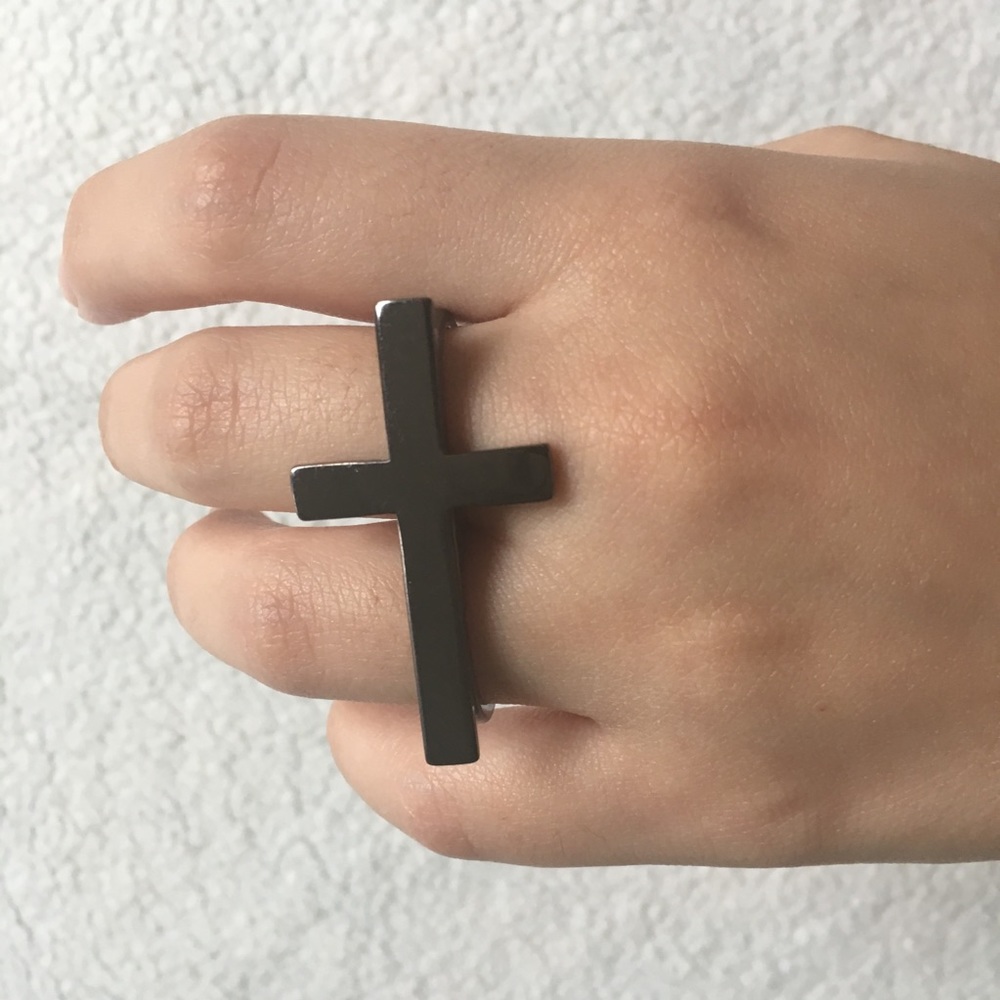 Pull&Bear Ring Cross Justice Gunmetal